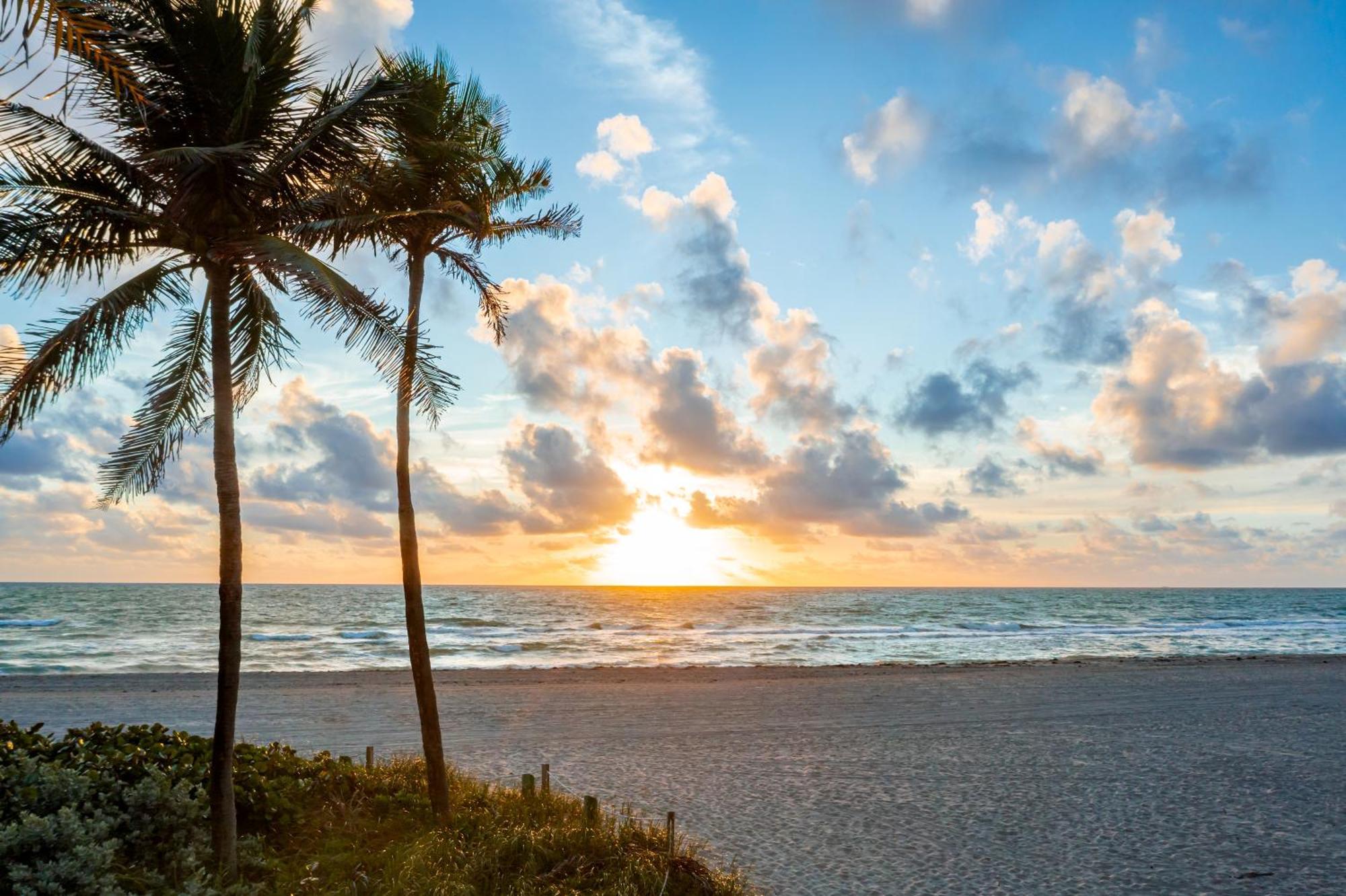 Enchanted Isle Hollywood Beach Resort Esterno foto